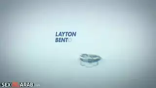 سكس يستحم وتدخل عليه امه