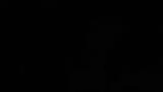 تون المرضعات أظافر طويلة