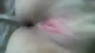 كارين روبرتس تفتح ساقيها لممارسة جنس إباحي عنيف