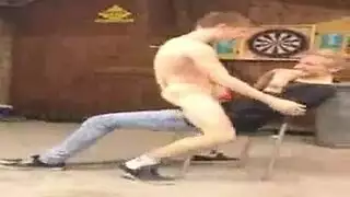 مثقفون يرتدون نظارات يهاجمون بناتهم في جنس جماعي مكثف