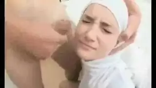 الاب الداعر يقذف المني
