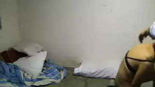 إبن يدخل على عمته في الحمام