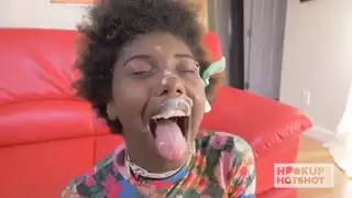 ممارسة الجنس مع امرأة سوداء شابة مع كس جديد