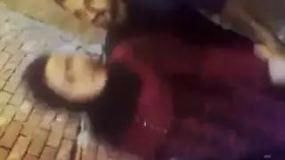 لعيون نسوانجى وواد ابن حرام ماسك خطيبته تفريش وتسخين فاجر
