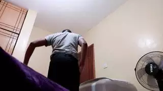 لا تثق أبدًا في غرف السكن في نيروبي كينيا ()