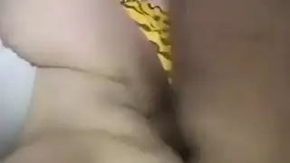 ام خليجيه ينيكها سائق باص هندي بعنف