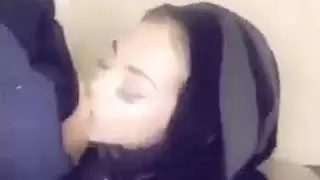 الفتيات المسلمات تربط على صورة شخصية