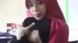 اللبوه ترفع هدومها وتلعب فى نفسها وتنزل السبعه ونص