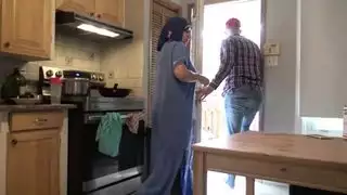 فتى التسليم البريطاني يحصل على من جبهة مورو العربية العربية