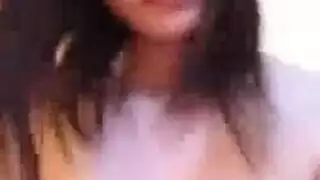 فتاة تجعل الفيديو الإباحية خمر