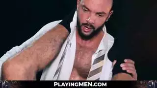 الأنيق التنفيذي السير بيتر يعطي قفل سرج لجو كاسيو