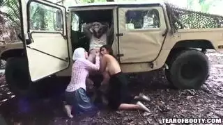 اثنان من العرب تمتص الديك
