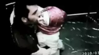 بوس حار في الاسانسير