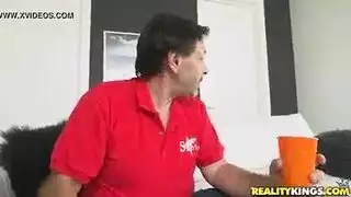 ألكسيس فوكس تمارس الجنس مع صديقها بيمبو بعد أن تم إصلاح الحمار