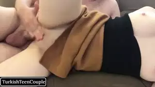 يتم القبض على أختها مع بوسها الرطب