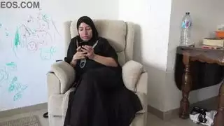 زوجة مصرية تدعو الزوج لأن ربيب قرنية تظهر قضيبه لها