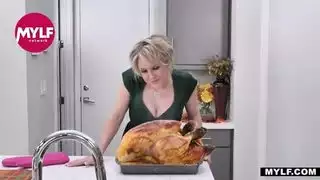 الساخنة الساخنة عيد الشكر اللعنة